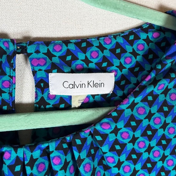 Calvin Klein Womens Teal Purple Geometric Print Sleeveless Pleated Shell Top - Picture 4 of 7